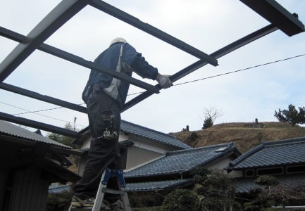 側枠を取り付け